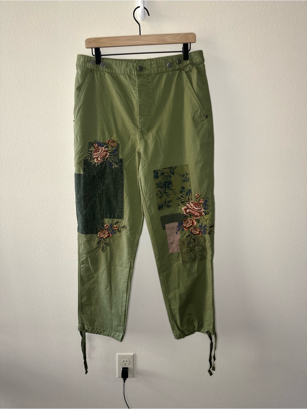NWT Sundance Romance Meadow Jogger army green embroidered floral patchwork sz 8 - Picture 7 of 8